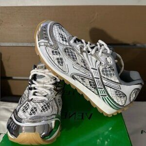 Bottega Veneta Silver/White orbits